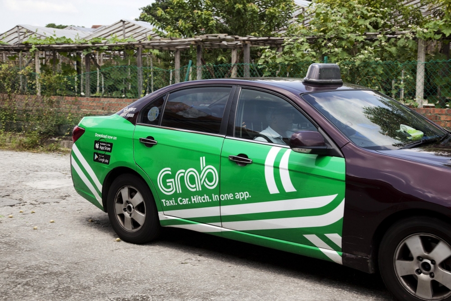 Uber'in Cənubi Asiyadakı biznesini almış Grab taksi servisi 2 milyard dollar investisiya aldı