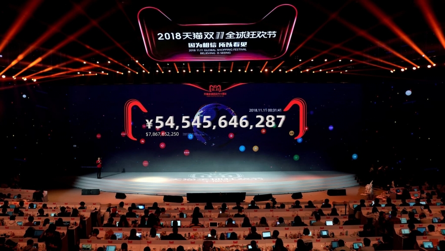 1 dəqiqəyə 1 milyard dollar qazanc: Alibaba endirimli alış-verişdə rekord gəlir əldə etdi