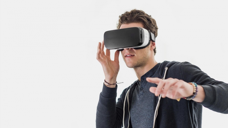LG şirkəti VR eynəyin patentini aldı