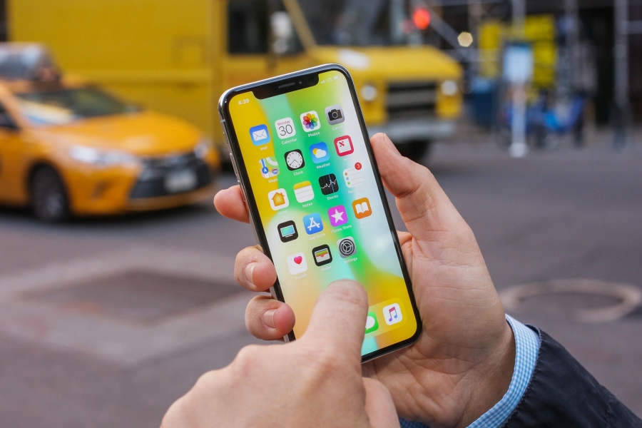 Məşhur bloqqer 3 yeni iPhone modelinin əks olunduğu videonu paylaşdı