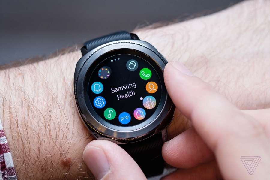 Galaxy Watch'un rəsmi fotosu təqdimatdan öncə sızdırıldı