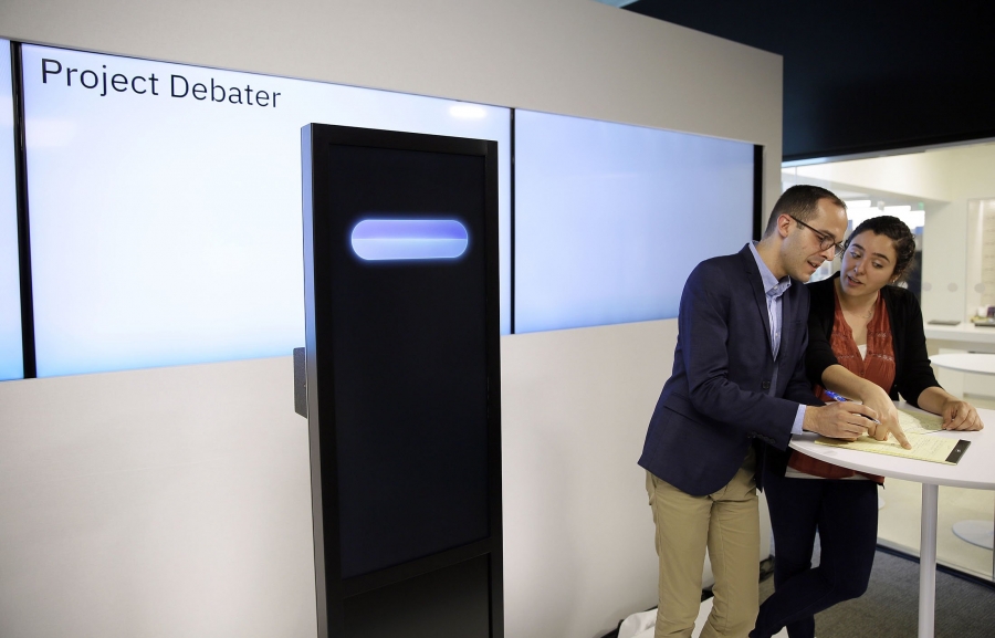 IBM şirkəti debatlar üçün olan süni zəkanı təqdim edib (VİDEO)