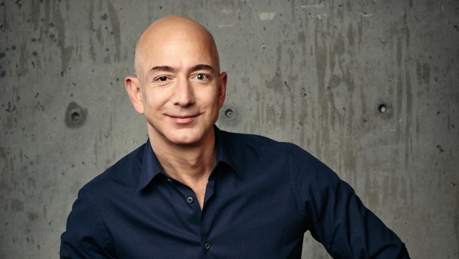 Dünyanın ən varlı adamı Jeff Bezos 1 sutka ərzində 2.3 milyard dollar qazandı
